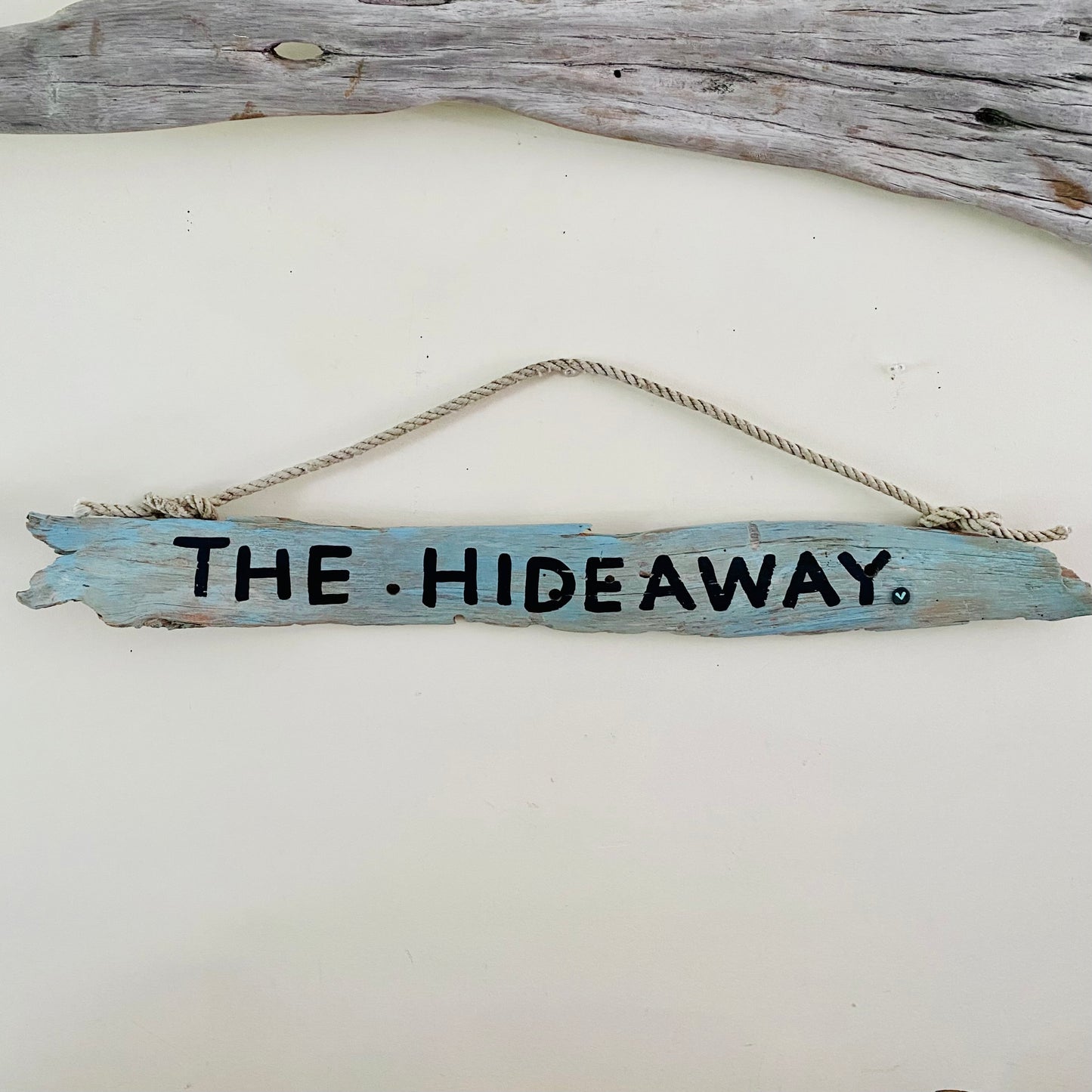 Custom Outdoor Driftwood Sign - Personalized Wooden House Sign with Rope Hanger - Summer Cottage Sign