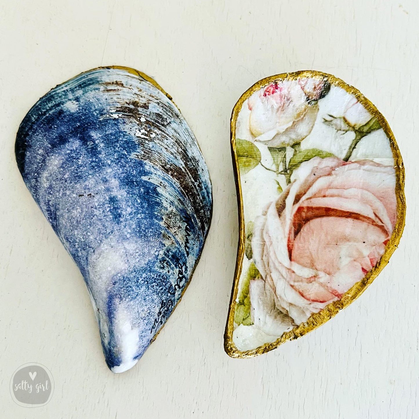 Decoupage Shell, Painted Shell Art, Coastal Decor, Seashell